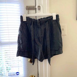 H&M high rise green shorts